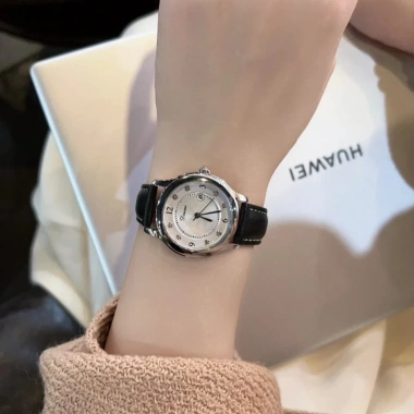 Đồng Hồ Nữ Dinimi Khóa Thông Minh Dây Trơn Mặt Số - Giá Ưu Đãi 363.500 VNĐ