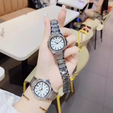 Đồng Hồ Nữ GOSSIE Mặt Vuông Sang Trọng Đính Đá, Dây Kim Loại Không Gỉ, Chống Nước 3ATM - Giá 200k