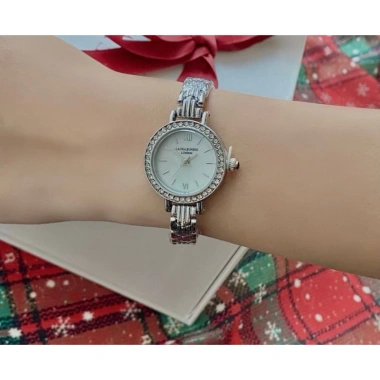 Đồng Hồ Nữ Laura Rose Đính Đá Hàn Quốc Sang Trọng - Giá 165k giảm từ 198k - Sáng Da 6 Đồng Hồ Nữ Laura Rose Đính Đá Hàn Quốc Sang Trọng - Giá 165k giảm từ 198k - Sáng Da 6