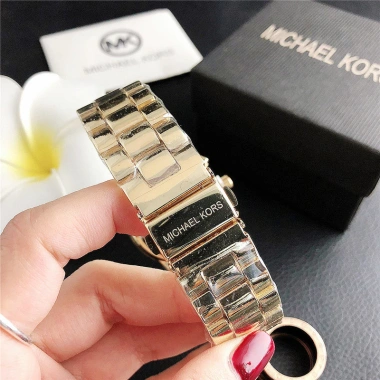 Đồng hồ nữ MK Casial thạch anh chống nước thép, giảm giá 21% chỉ 256.300₫ 7 Đồng hồ nữ MK Casial thạch anh chống nước thép, giảm giá 21% chỉ 256.300₫ 7