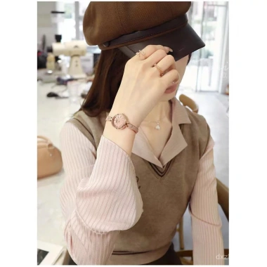 Đồng hồ nữ - Phong cách nhẹ sang trọng cho làm việc, giảm còn 199.774 VND