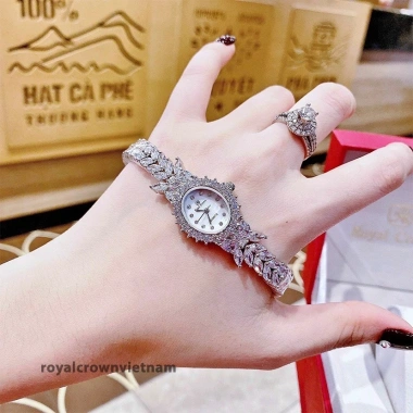 Đồng hồ nữ Royal Crown 2.527 dây thép đính đá cao cấp, chống nước, sang chảnh - Giá chỉ 1.745.000₫