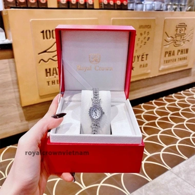 Đồng hồ nữ Royal Crown 2.527 dây thép đính đá cao cấp, chống nước, sang chảnh - Giá chỉ 1.745.000₫