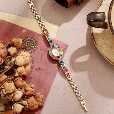 Đồng hồ nữ thời trang vòng tay bầu dục đổi màu dần ánh sáng cầu vồng – sang trọng, giảm giá 22% chỉ 77.550₫