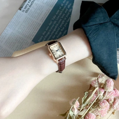 Đồng hồ thạch anh dây da số La Mã thời trang phong cách Insta nữ - 48.998₫ 10