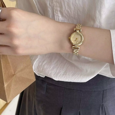 Đồng hồ thạch anh dây kim loại nam nữ đô thị - Thiết kế tối giản, thanh lịch, đa năng, giá ưu đãi 94.600 VND