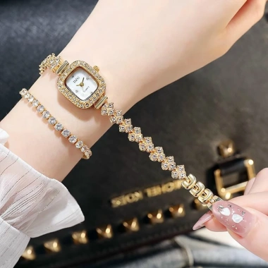 Đồng hồ thời trang nữ DZG D4 mặt vuông 4 cườm, dây kim loại hot - Giá 33.000₫ 8 Đồng hồ thời trang nữ DZG D4 mặt vuông 4 cườm, dây kim loại hot - Giá 33.000₫ 8