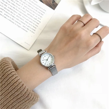 Đồng hồ thời trang nữ mặt tròn 22mm dây kim loại MONO bạc Giá chỉ 154.000₫ DH07 5 Đồng hồ thời trang nữ mặt tròn 22mm dây kim loại MONO bạc Giá chỉ 154.000₫ DH07 5