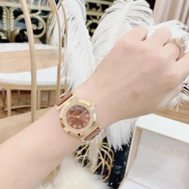 Đồng hồ Versace nữ đính cúc mặt tròn 26mm dây da đá - Bảo hành 12 tháng, giá 225.000 VND, tuyển sỉ toàn quốc 10 Đồng hồ Versace nữ đính cúc mặt tròn 26mm dây da đá - Bảo hành 12 tháng, giá 225.000 VND, tuyển sỉ toàn quốc 10