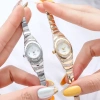 Đồng hồ vòng tay thép không gỉ vàng bạc, họa tiết bướm đính kim cương, giá ưu đãi cho nữ 5
