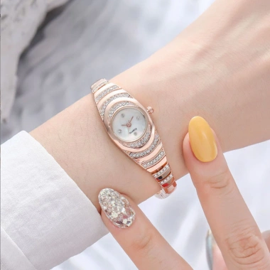Đồng hồ vòng tay thép không gỉ vàng bạc, họa tiết bướm đính kim cương, giá ưu đãi cho nữ