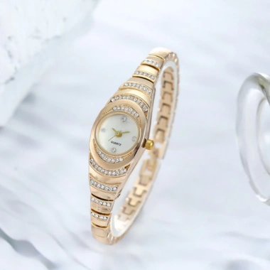 Đồng hồ vòng tay thép không gỉ vàng bạc, họa tiết bướm đính kim cương, giá ưu đãi cho nữ 9 Đồng hồ vòng tay thép không gỉ vàng bạc, họa tiết bướm đính kim cương, giá ưu đãi cho nữ 9