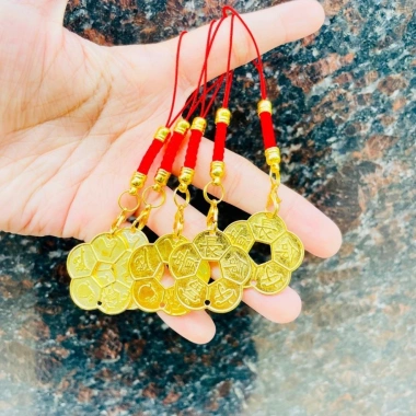 Đồng Xu Màu Cổ Hoa Mai 5 Cánh 3cm Kèm Dây Treo May Mắn - Rước Tài Lộc Giá 6.360đ