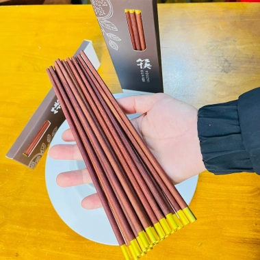 Đũa Gỗ Đàn Hương Đỏ Cao Cấp - Hộp 10 Đôi Không Sơn PU, Tự Nhiên, Giá Ưu Đãi 75.000 VND 10