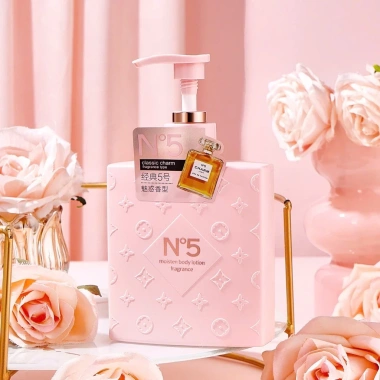 Dưỡng thể hương nước hoa trắng da 300ml - Giá 50.000đ, dưỡng ẩm, da tươi 4 Dưỡng thể hương nước hoa trắng da 300ml - Giá 50.000đ, dưỡng ẩm, da tươi 4