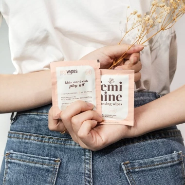 EcoWipes Túi 50 Gói Khăn Ướt Vệ Sinh Phụ Nữ Hương Hoa Kháng Khuẩn An Toàn Tiện Lợi Giá 121.550 VND 4