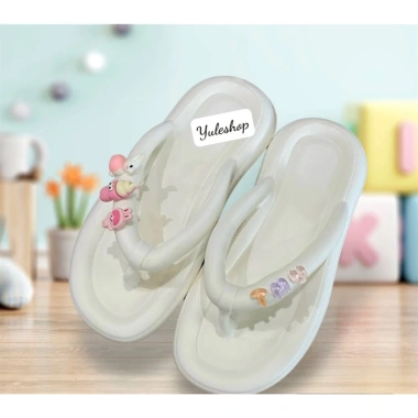 Flip Flops 2.024 Phong Cách Mới Dép Tông Xỏ Ngón Xốp Đính Charm Chữ - Giá 19.000 VNĐ 6 Flip Flops 2.024 Phong Cách Mới Dép Tông Xỏ Ngón Xốp Đính Charm Chữ - Giá 19.000 VNĐ 6