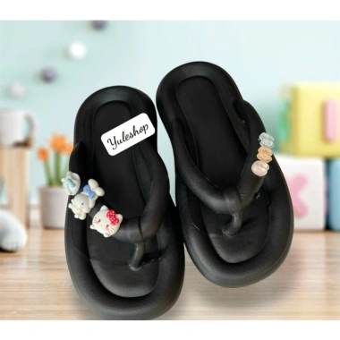 Flip Flops 2.024 Phong Cách Mới Dép Tông Xỏ Ngón Xốp Đính Charm Chữ - Giá 19.000 VNĐ