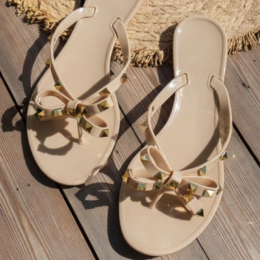 Flip-Flops Nơ Đinh Tán Mùa Hè Nữ Đế Phẳng Đi Biển - Giá giảm 23% 99.441₫ 4