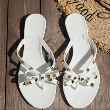 Flip-Flops Nơ Đinh Tán Mùa Hè Nữ Đế Phẳng Đi Biển - Giá giảm 23% 99.441₫ 8