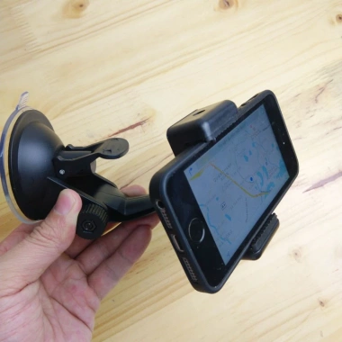 Giá đỡ kính ô tô treo camera hành trình và smartphone, chắc chắn, lắp nhanh, chỉ 20.000đ 7 Giá đỡ kính ô tô treo camera hành trình và smartphone, chắc chắn, lắp nhanh, chỉ 20.000đ 7