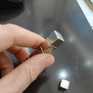 Giá Shock 59.000 - Nam Châm Viên 10x10x10mm Khối Vuông Đồ Chơi Sáng Tạo 5 Viên