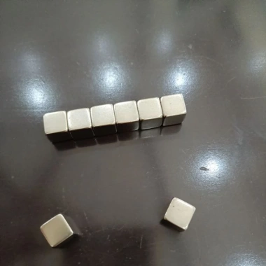 Giá Shock 59.000 - Nam Châm Viên 10x10x10mm Khối Vuông Đồ Chơi Sáng Tạo 5 Viên