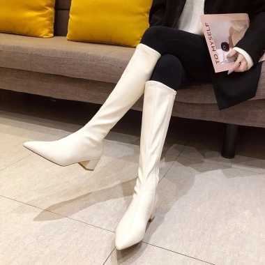 Giày boot cổ cao mũi nhọn gót vuông 5cm, ống dưới gối đen, đi du lịch - giảm giá 520k (BNCC42)