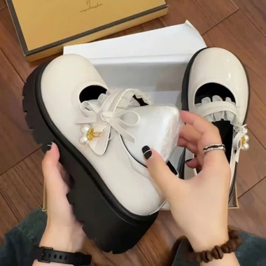 Giày búp bê Lobita nữ đế cao 4-5cm quai dán 2V ngọc treo REN thời trang - 33.000₫