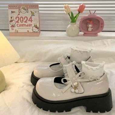 Giày búp bê Lobita nữ đế cao 4-5cm quai dán 2V ngọc treo REN thời trang - 33.000₫