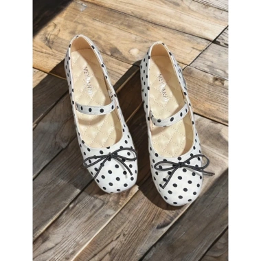 Giày Búp Bê NCSHOES mũi tròn chấm bi đế bệt quai ngang phối nơ xinh HOT TẾT 2.026 giá 144.999₫ 3