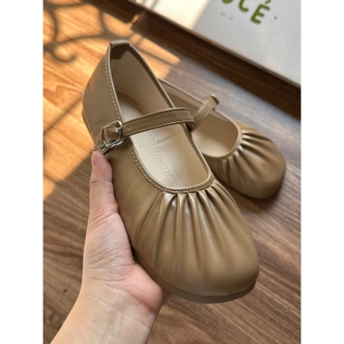 Giày búp bê quai ngang khoá gài, mũi tròn nhún da mềm Jocé, đế bệt cao su nhẹ, giá 189k 6 Giày búp bê quai ngang khoá gài, mũi tròn nhún da mềm Jocé, đế bệt cao su nhẹ, giá 189k 6