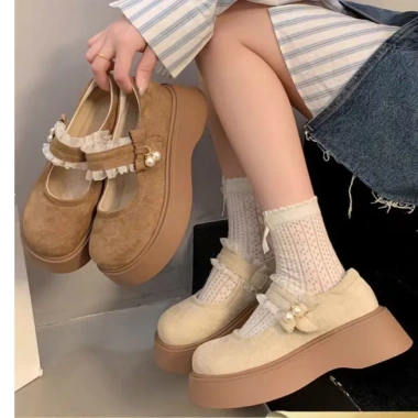 Giày đốc nữ da lộn quai ngang viền ren nơ ngọc, đế 5cm mẫu mới Z2 Tết 2.026