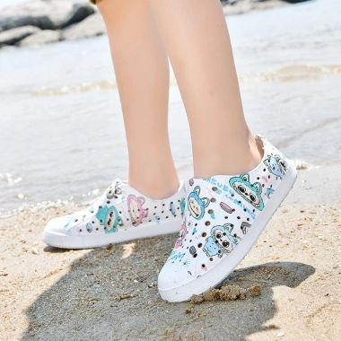 Giày Nhựa Đi Mưa Họa Tiết LABUBU Hot Trend - Êm Nhẹ Bền Cho Bé Đi Học Du Lịch