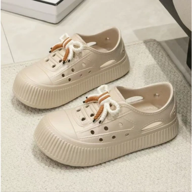 Giày nhựa lỗ Fashion thể thao năng động – nhẹ mềm, thoáng khí, đi làm, đi chơi Tết, tặng combo 4 charm 175k