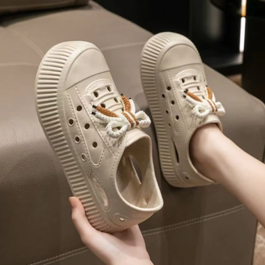 Giày nhựa lỗ Fashion thể thao năng động – nhẹ mềm, thoáng khí, đi làm, đi chơi Tết, tặng combo 4 charm 175k