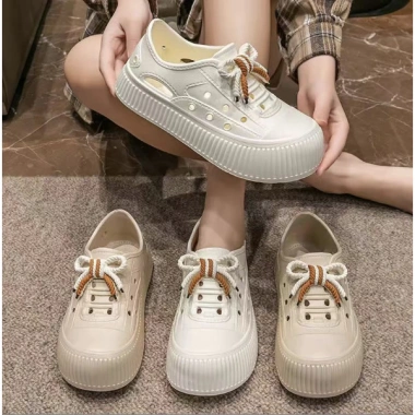Giày nhựa lỗ Fashion thể thao năng động – nhẹ mềm, thoáng khí, đi làm, đi chơi Tết, tặng combo 4 charm 175k
