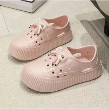 Giày nhựa lỗ Fashion thể thao năng động – nhẹ mềm, thoáng khí, đi làm, đi chơi Tết, tặng combo 4 charm 175k 8 Giày nhựa lỗ Fashion thể thao năng động – nhẹ mềm, thoáng khí, đi làm, đi chơi Tết, tặng combo 4 charm 175k 8