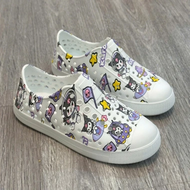 Giày nhựa Size 25-40 cho Mẹ & Bé: nhẹ, thoáng khí, an toàn, đi bộ du lịch mưa