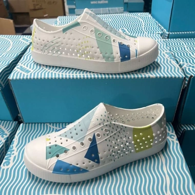 Giày nhựa WNC-NATIVE LUCHI siêu nhẹ không thấm nước – Đi mưa, biển, du lịch chỉ 190k 5