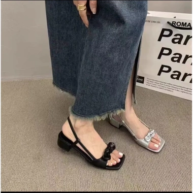 Giày nữ sandal đế cao 5p nhẹ, thích hợp đi biển và dự tiệc - Giá 101.549 VND