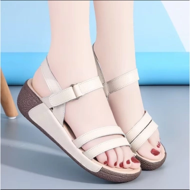 Giày nữ sandal đế cao 5p nhẹ, thích hợp đi biển và dự tiệc - Giá 101.549 VND