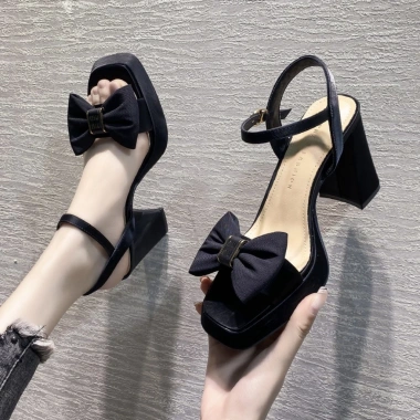 Giày sandal cao gót S80 cao 10p đế đúp 2 màu đen trắng thanh lịch sang trọng giảm giá 174k