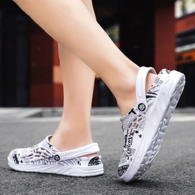 Giày sandal SOCRS đục lỗ thoáng khí, chống trượt, size 46-49, thời trang biển nam