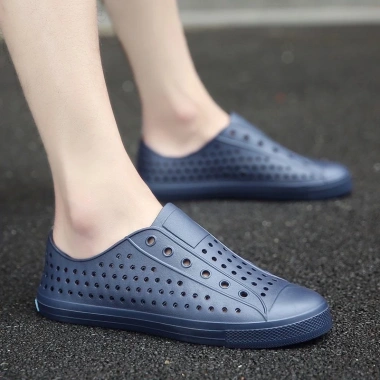 Giày sneaker nhựa nam đi mưa siêu nhẹ mềm thoáng khí mát chống nước - Giá 73.900 8