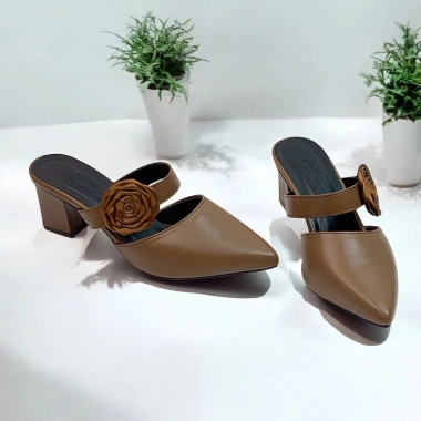 Giày sục cao gót vuông 3p-7p bít mũi da mềm quai ngang kết hoa hồng - Phom nhỏ chân đầy đôn size BM140