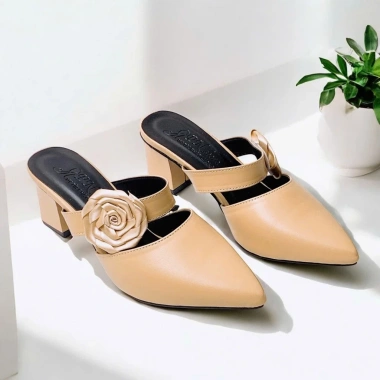 Giày sục cao gót vuông 3p-7p bít mũi da mềm quai ngang kết hoa hồng - Phom nhỏ chân đầy đôn size BM140 9 Giày sục cao gót vuông 3p-7p bít mũi da mềm quai ngang kết hoa hồng - Phom nhỏ chân đầy đôn size BM140 9