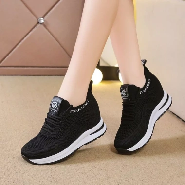 Giày Thể Thao Nữ Độn Đế 5P Lưới Cổ Chun Ôm Chân Tăng Chiều Cao - Giá 249.000₫