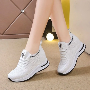 Giày Thể Thao Nữ Độn Đế 5P Lưới Cổ Chun Ôm Chân Tăng Chiều Cao - Giá 249.000₫