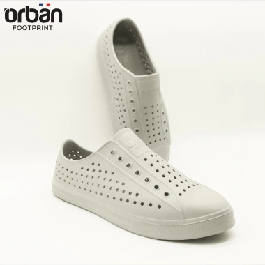 Giày Urban D95 Nhựa Mềm Đục Lỗ Thoáng Khí Chống Nước - Đi Mưa Biển Giá 129k 9